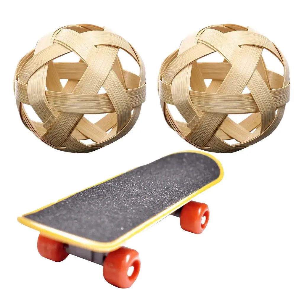 Turtle Feeding Ball Fruit Vegetable Holder with Training Skateboard 2 Treat Balls Turtle Enrichment Toys for Tortoise Turtle