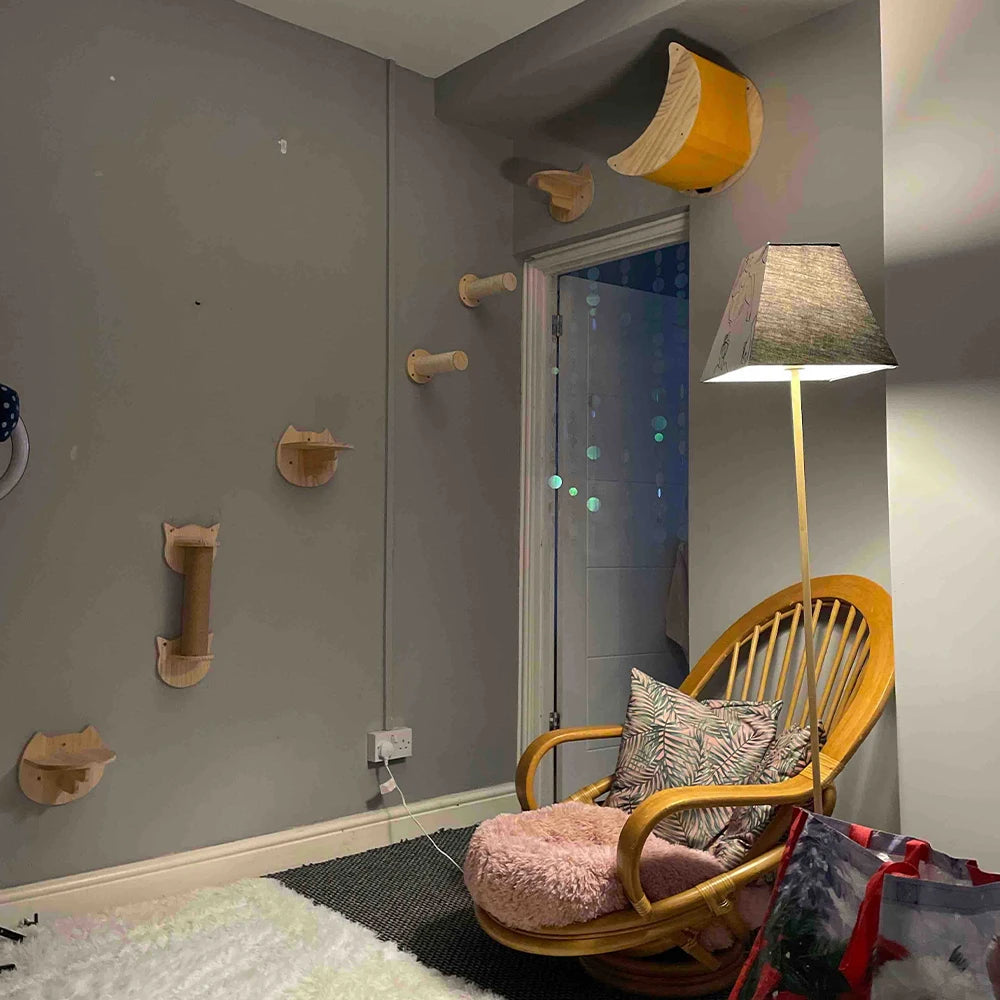 1 Piece Wall Mounted Cat Climbing Shelf Cat Hammock or Platform with Scratching Post for Kitten Playing and Sleeping