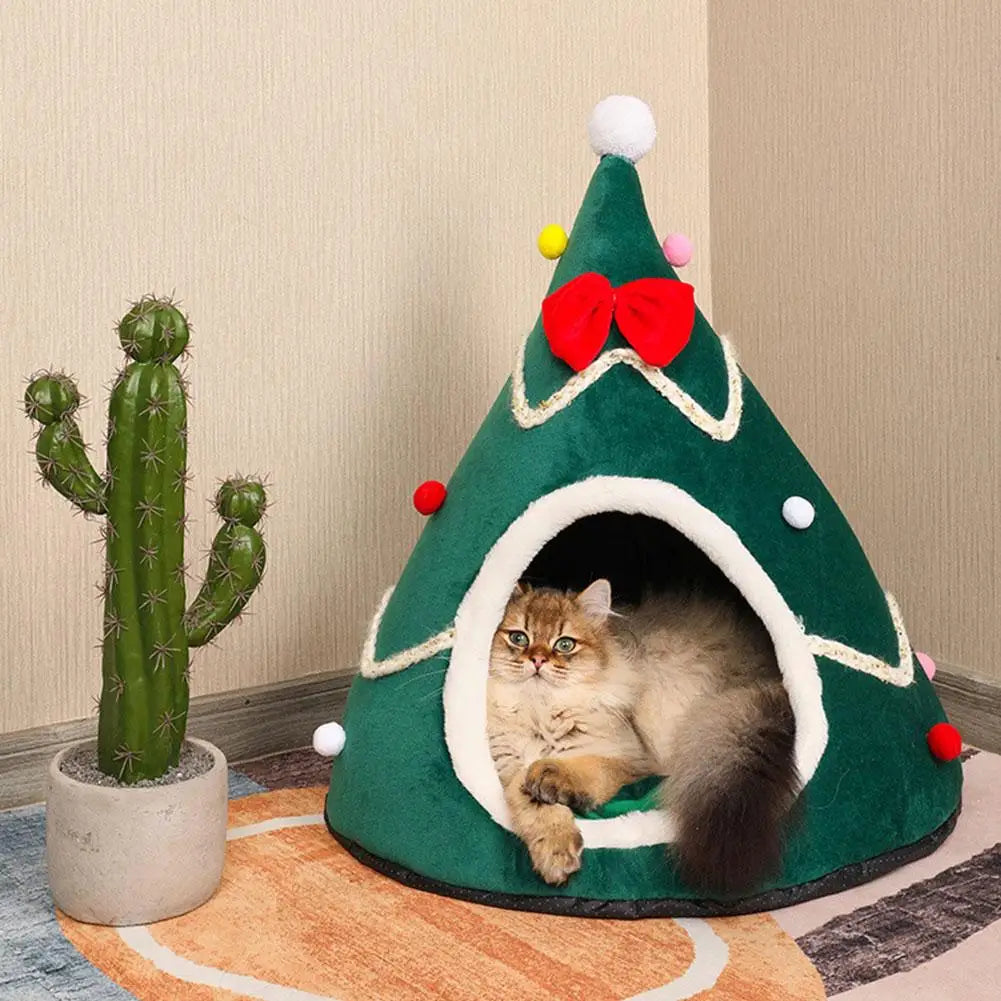 Christmas Hat Shape Creative Pet Bed Soft Plush Winter Semi-enclosed Cute Cat And Dog Bed Warm Comfortable 45cm Mini Bed Tent