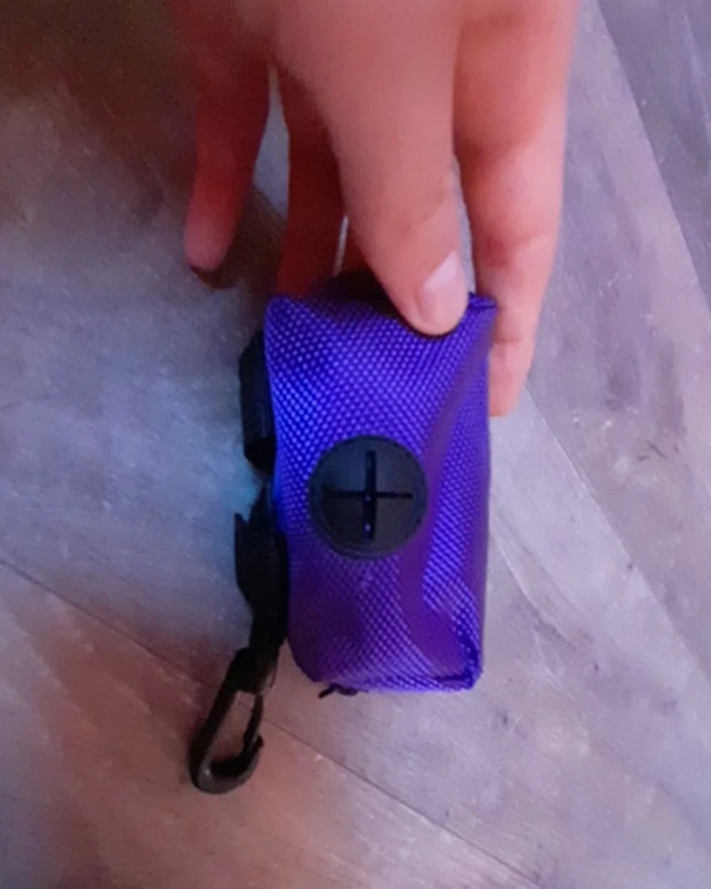 Pet Dog Poop Bag Dispenser Dog Waste Poop Bag Holder Leash Attachment Adjustable Travel Garbage Bag Dispenser Pet Cleaning Tools