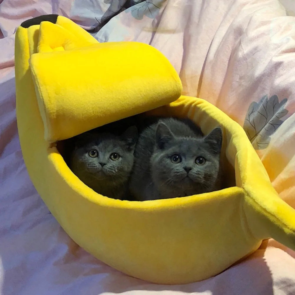 Puppy Dog Bed Cat Bed Pet Sofas Comfortable and Washable Cute Banana Shape Pug Doggy Kitten Sleeping Bed Nest for Small Animals