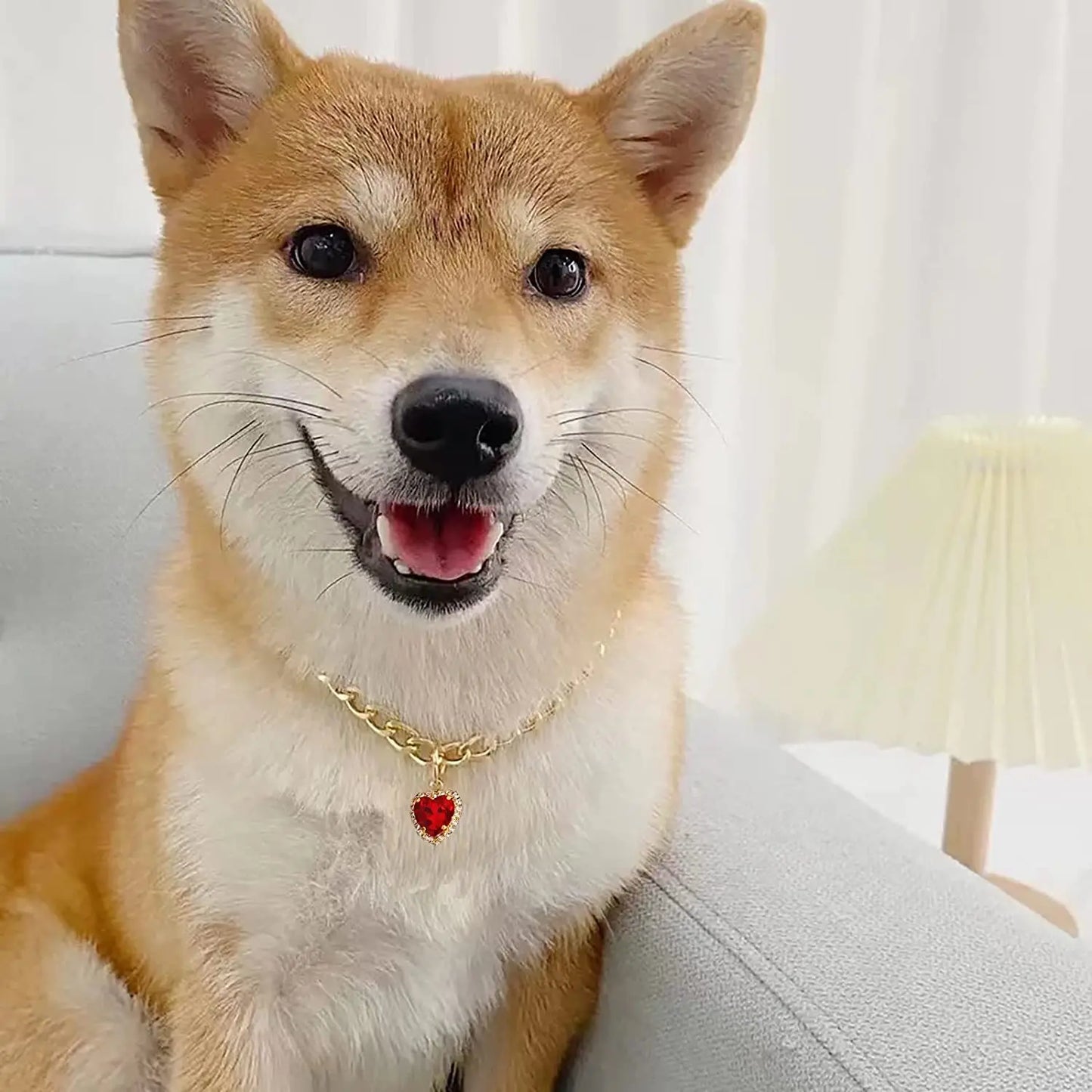 Luxury Dog Cat Necklace Jewelry with Heart Diamond Pendant Design Gold Chain Collar Pet Wedding Birthday Costume Accessories