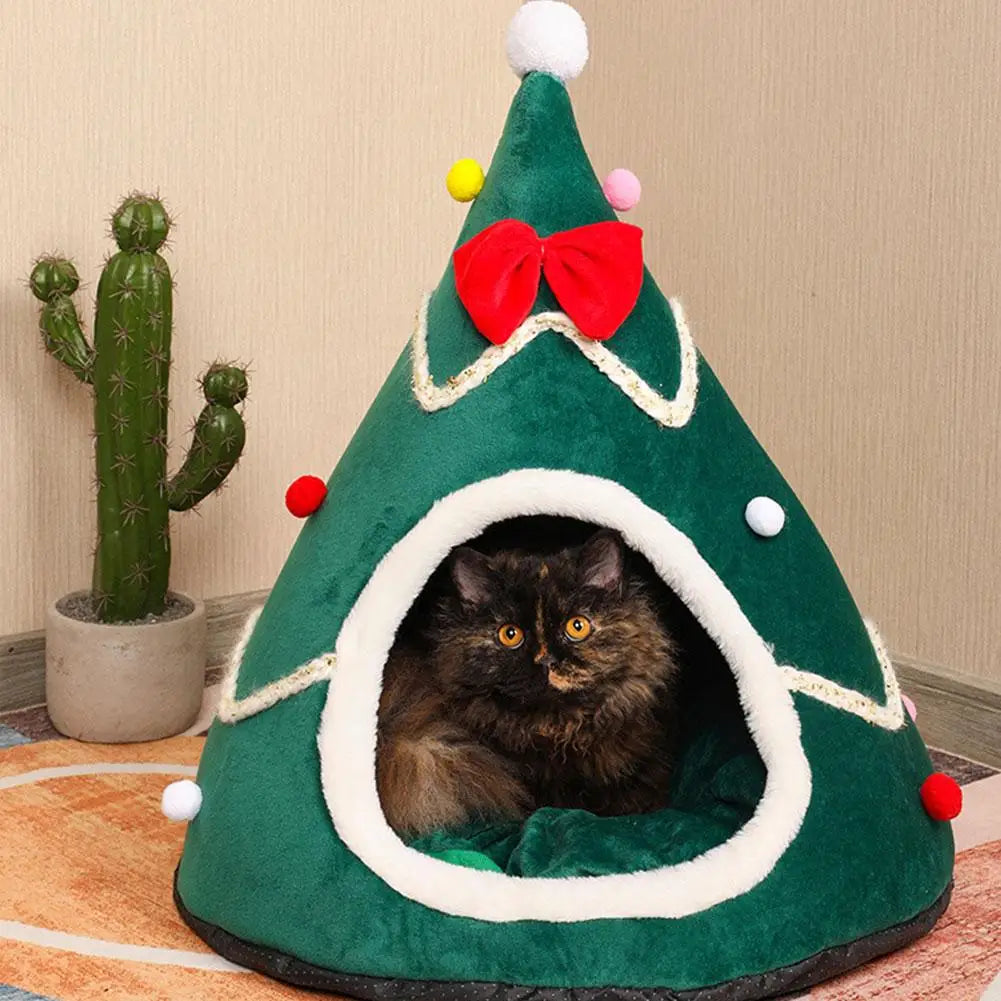 Christmas Hat Shape Creative Pet Bed Soft Plush Winter Semi-enclosed Cute Cat And Dog Bed Warm Comfortable 45cm Mini Bed Tent