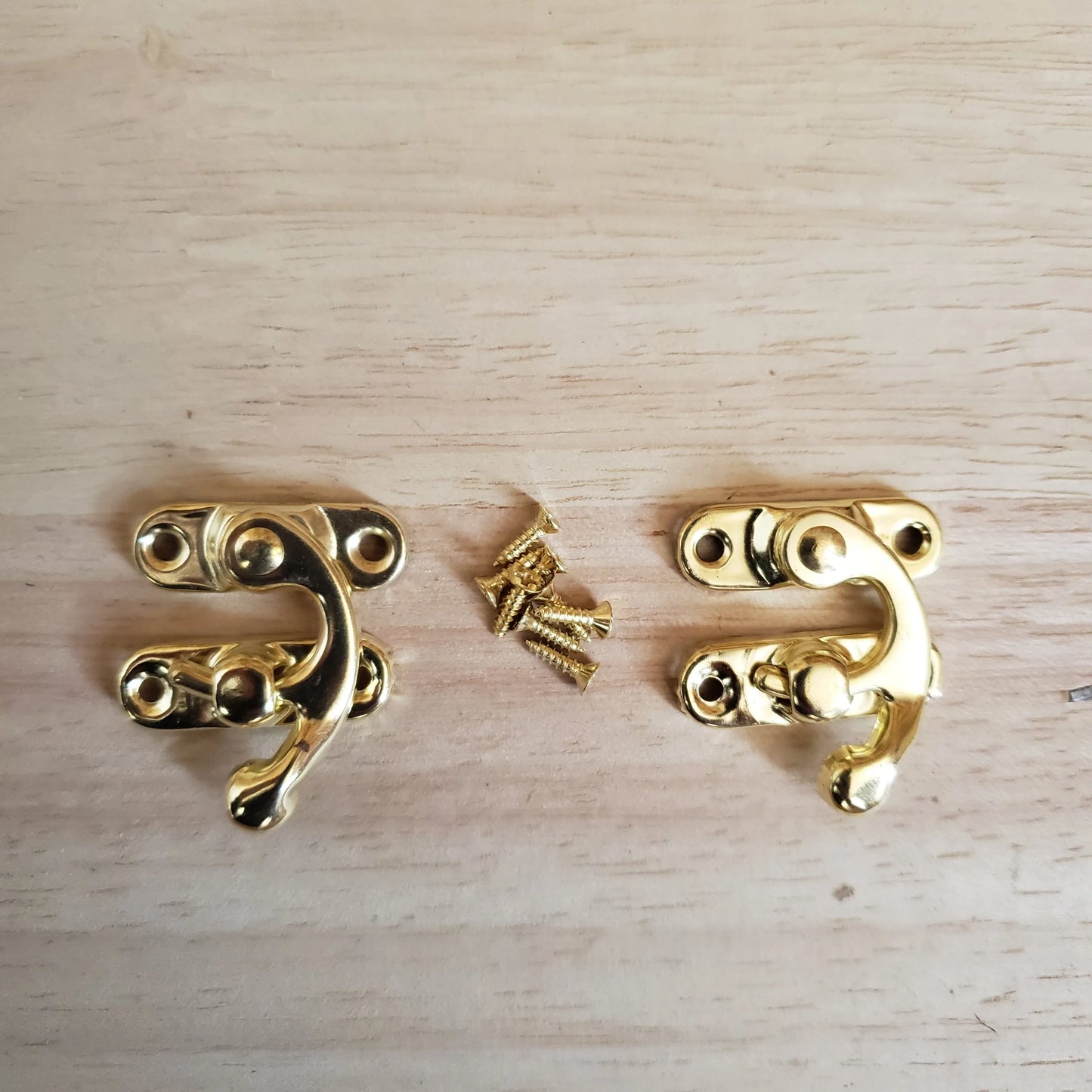 Pigeon Cage Spring Lock Yellow Lock Ox Horn Hook Lock Hardware Spring Lock Spring Pin Pigeon Cage Nest Box Accessories
