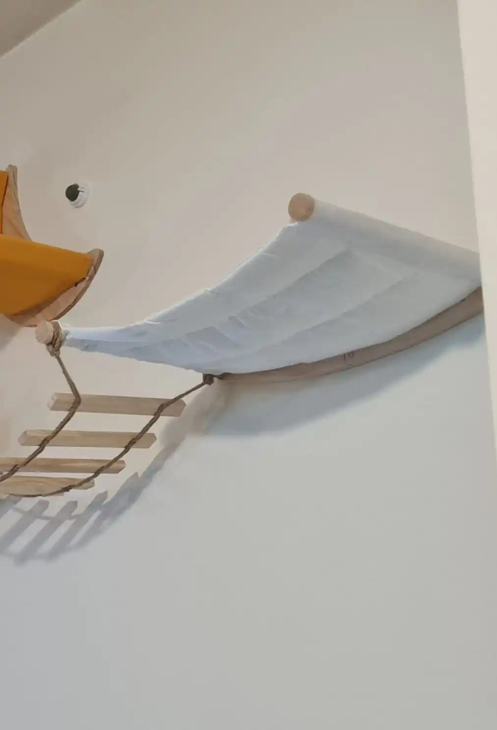 Cat Hammock Cat Tree Wall Mounted Wooden Furniture Scratcher Kitty Beds Perches Stable Cats Wall Shelves For Sleeping Playing