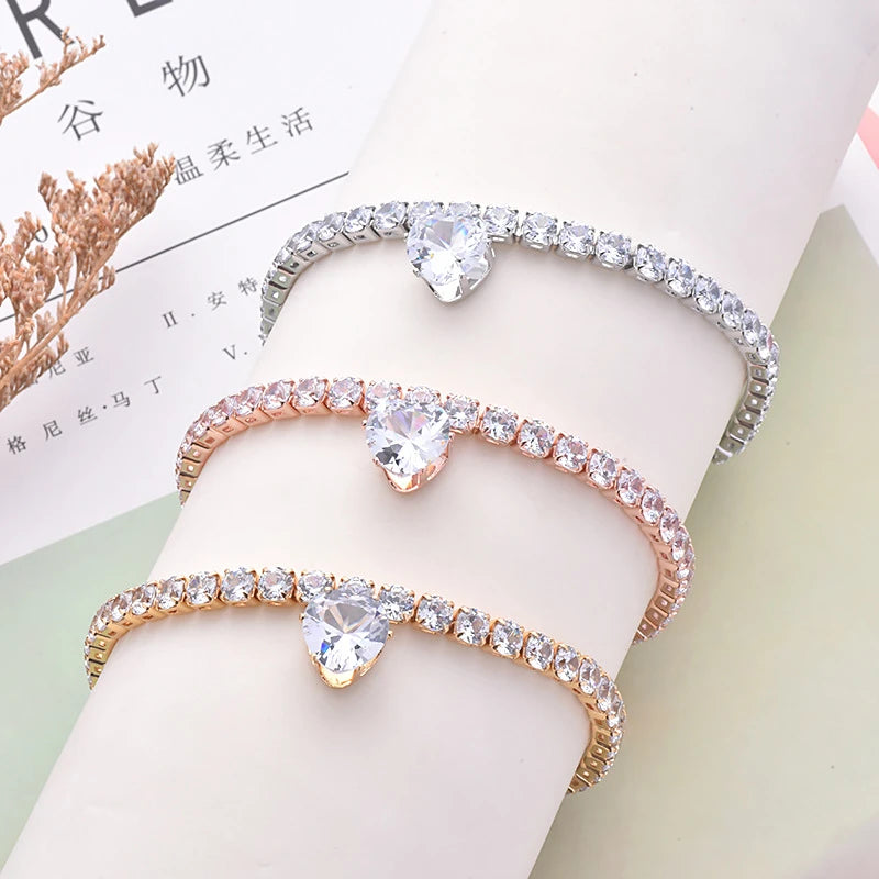 Luxury Gold Dog Chain Collar with Heart Diamond Rhinestone Cat Necklace Crystal Jewelry Pet Accessories for Small Dogs York Cats