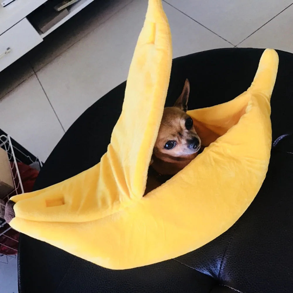 Puppy Dog Bed Cat Bed Pet Sofas Comfortable and Washable Cute Banana Shape Pug Doggy Kitten Sleeping Bed Nest for Small Animals