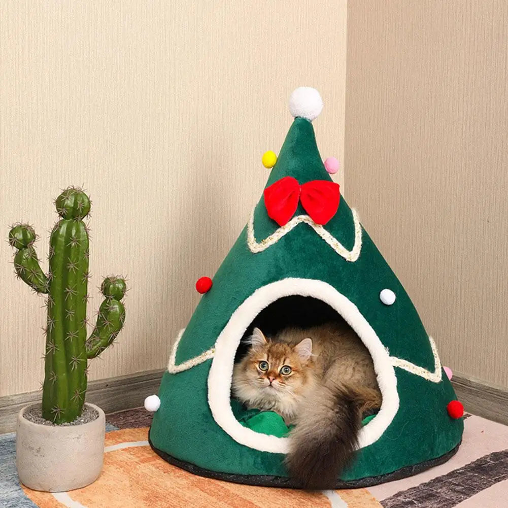 Christmas Hat Shape Creative Pet Bed Soft Plush Winter Semi-enclosed Cute Cat And Dog Bed Warm Comfortable 45cm Mini Bed Tent