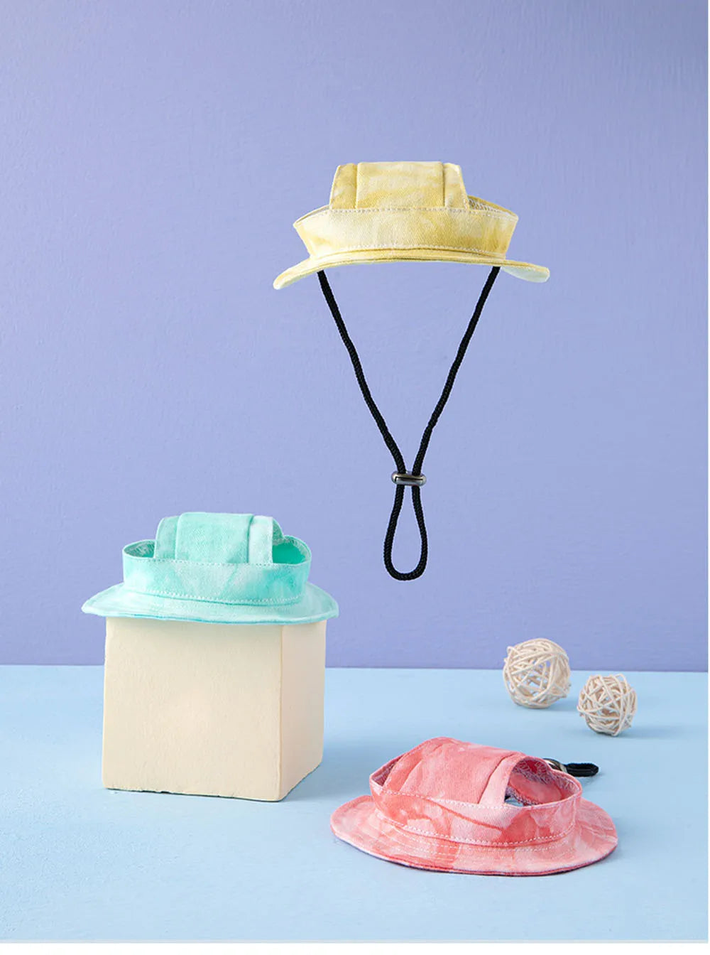 Adjustable Dog Hat Fashion Tie-dyed Pet Bucket Hats with Ear Holes Round Brim Dog Cap Outdoor Sun Bonnet Cat Cap Pet Accessories