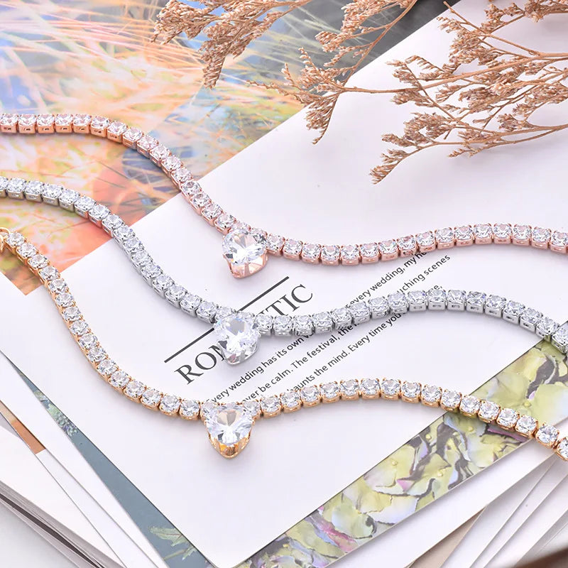Luxury Gold Dog Chain Collar with Heart Diamond Rhinestone Cat Necklace Crystal Jewelry Pet Accessories for Small Dogs York Cats