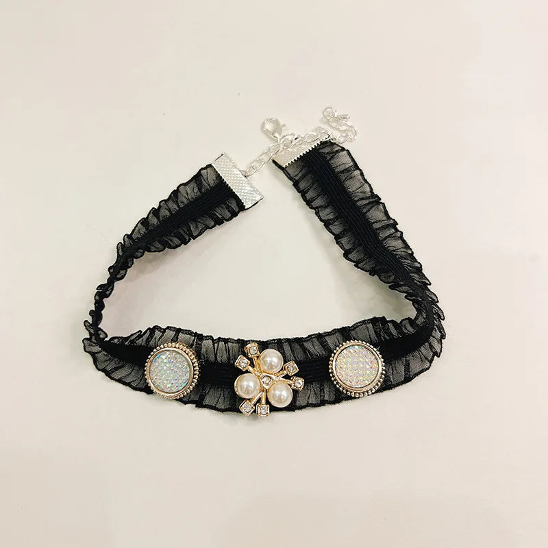 Elegant Black Chihuahua Dog Accessories Pearl Floral Party Hairpins for Kittens Long Hair Wear Bow Tie Necklace Pet Products