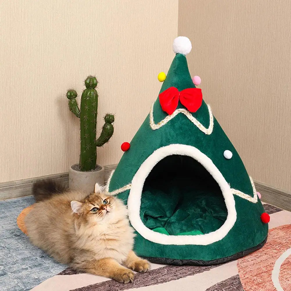Christmas Hat Shape Creative Pet Bed Soft Plush Winter Semi-enclosed Cute Cat And Dog Bed Warm Comfortable 45cm Mini Bed Tent