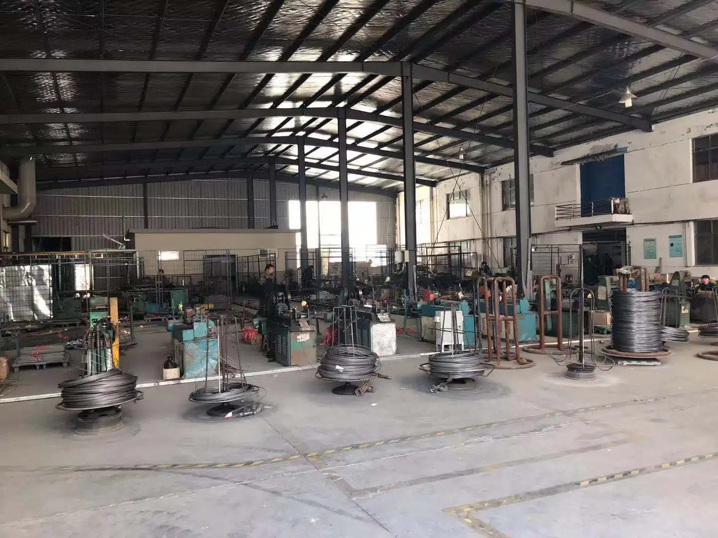Choose high-quality stainless steel wire PP plastic cat cage with mobile base inexpensive  Wholesale factory price