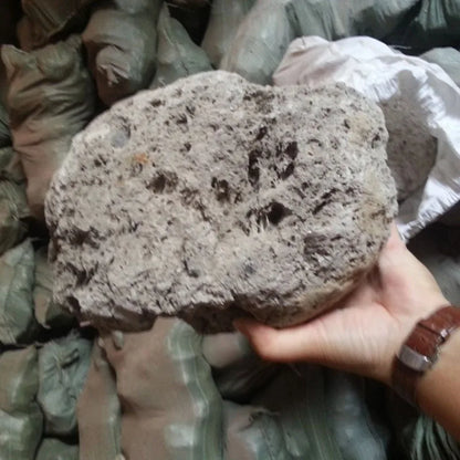 Small Size 5cm Natural Unique Shape Aquarium Fish Tank Floating Rock Stone Suspended Stones Floating Pumice Decor Rock Ornaments