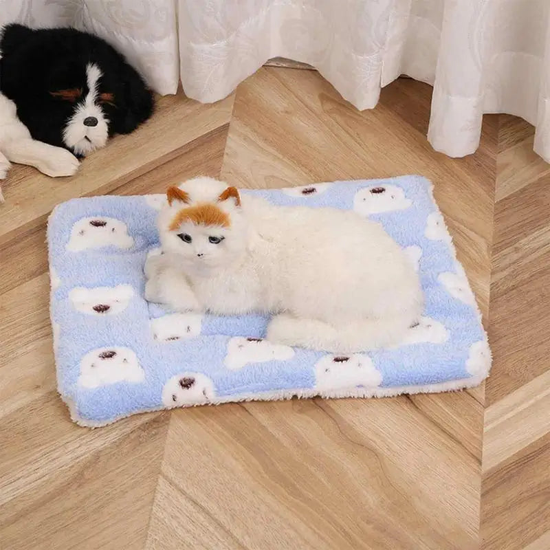 Cozy Cat Calming Blanket Super Soft And Warm Flannel Pet Blankets Soft And Warm Machine Washable Sleeping Mat For Dogs Cats Cold