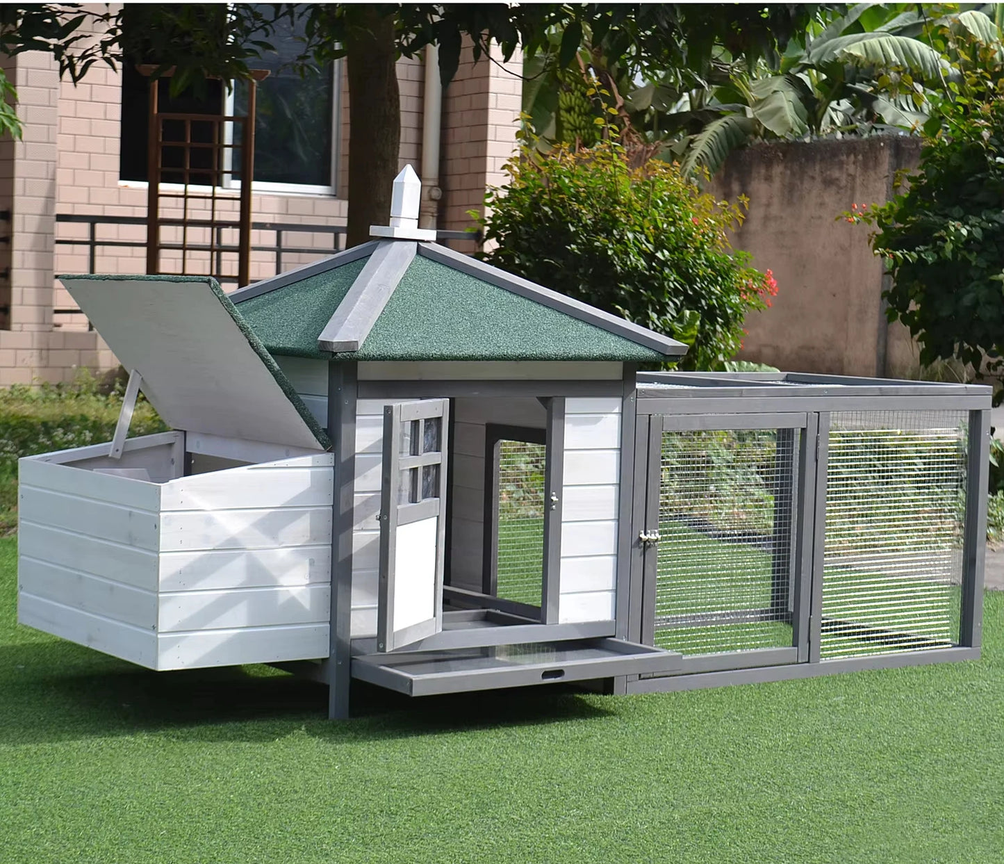 Wooden Chicken Coops Are Sheltered From Wind and Rain, Spacious and Easy To Clean, Suitable for Most of The Poultry