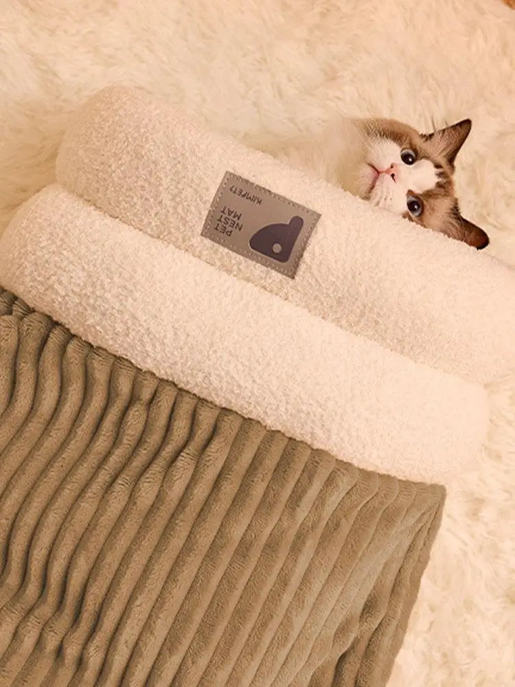 Cat Sleeping Bag Soft Cat Bed Warm Pet Pocket Type Quilt Bed Semi-Enclosed Warming Burrow Cat Bed Dog Bed For Camping
