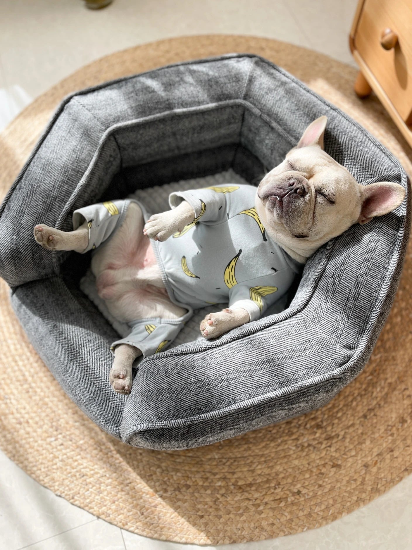 Deep sleep hexagonal dog sofa French fighting kennel dog bed fully removable and washable pet bed thick warm dog cushion