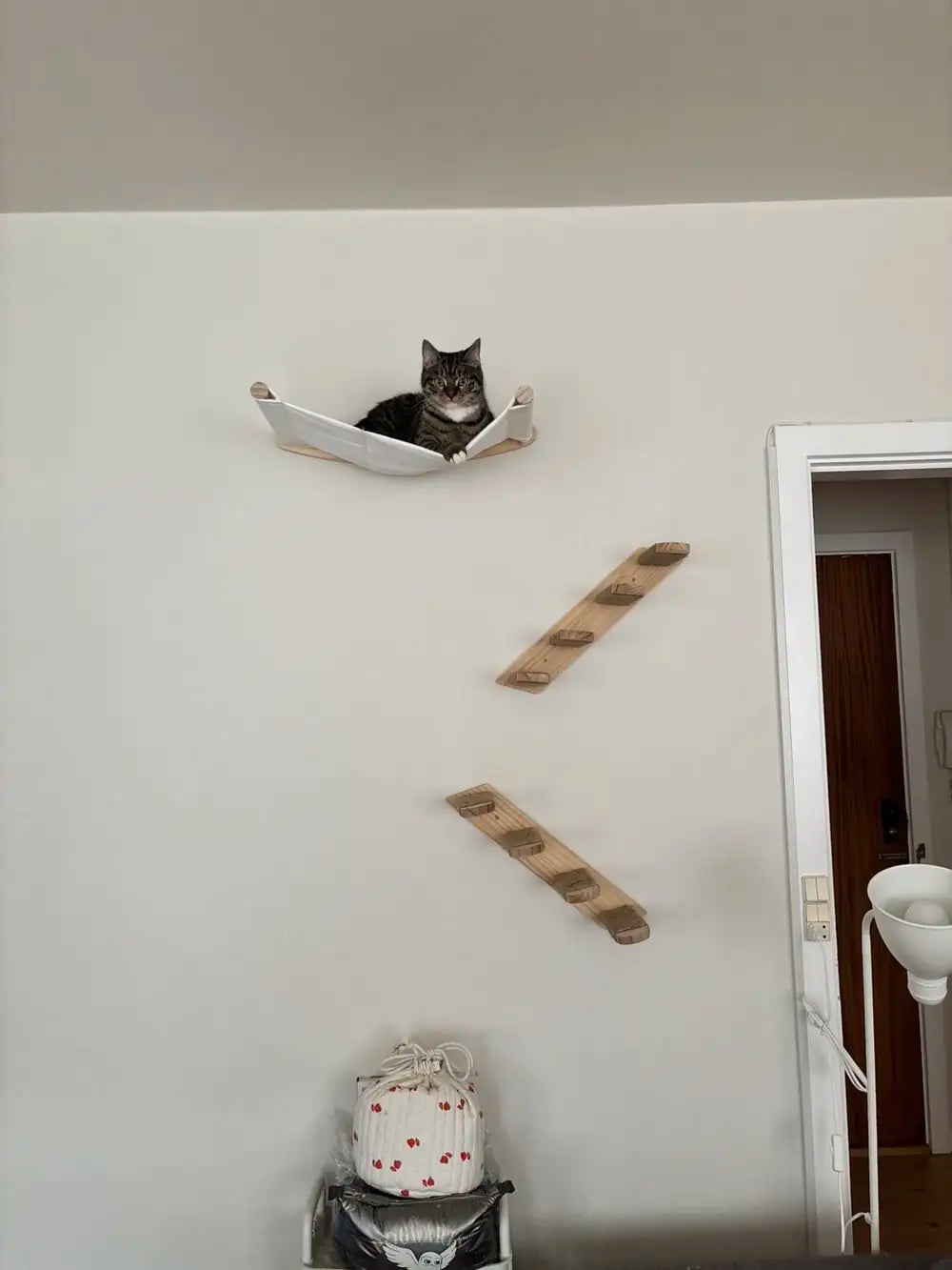 Cat Tree Wall Mounted Cat Shelves Scratching Post for Cat Jumping Platform and Cat Hammock Rope Ladder Wall Wooden Furniture
