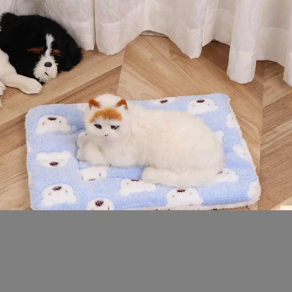 Cozy Cat Calming Blanket Super Soft And Warm Flannel Pet Blankets Soft And Warm Machine Washable Sleeping Mat For Dogs Cats Cold