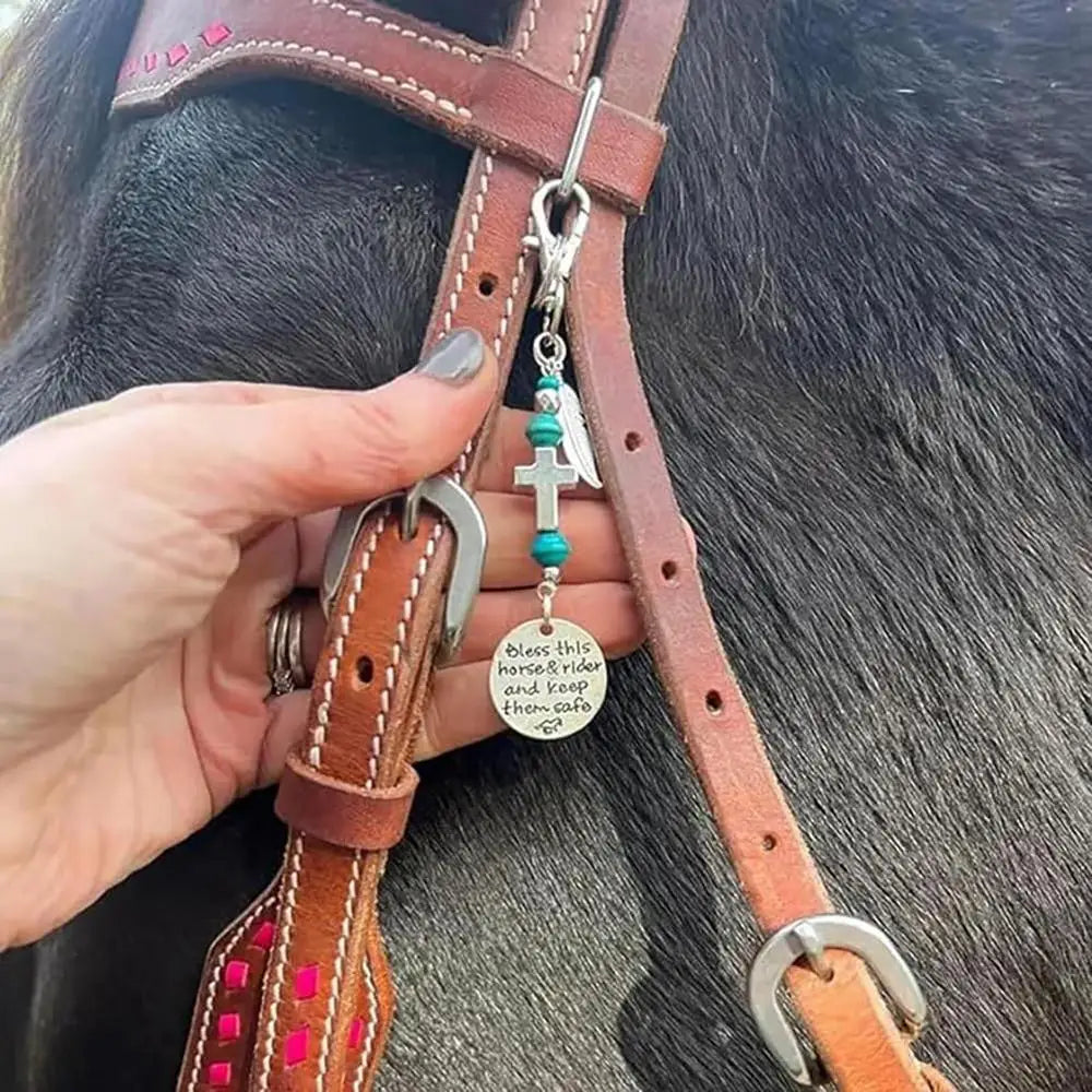Saddle Rope Key Chain Vintage Horseshoe Cowboy Keychain Pendant With Feather Western Alloy Keychain With Safety Buckle Carved