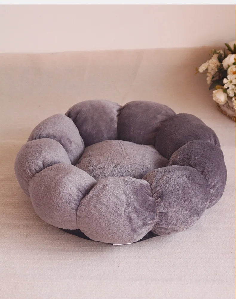 Cat Beds Petal Shaped Winter Warm Sleeping Cat Nest Soft Plush Pet Bed Dog Basket Cushion Cat Bed Cat Cushion Animal Sleeping
