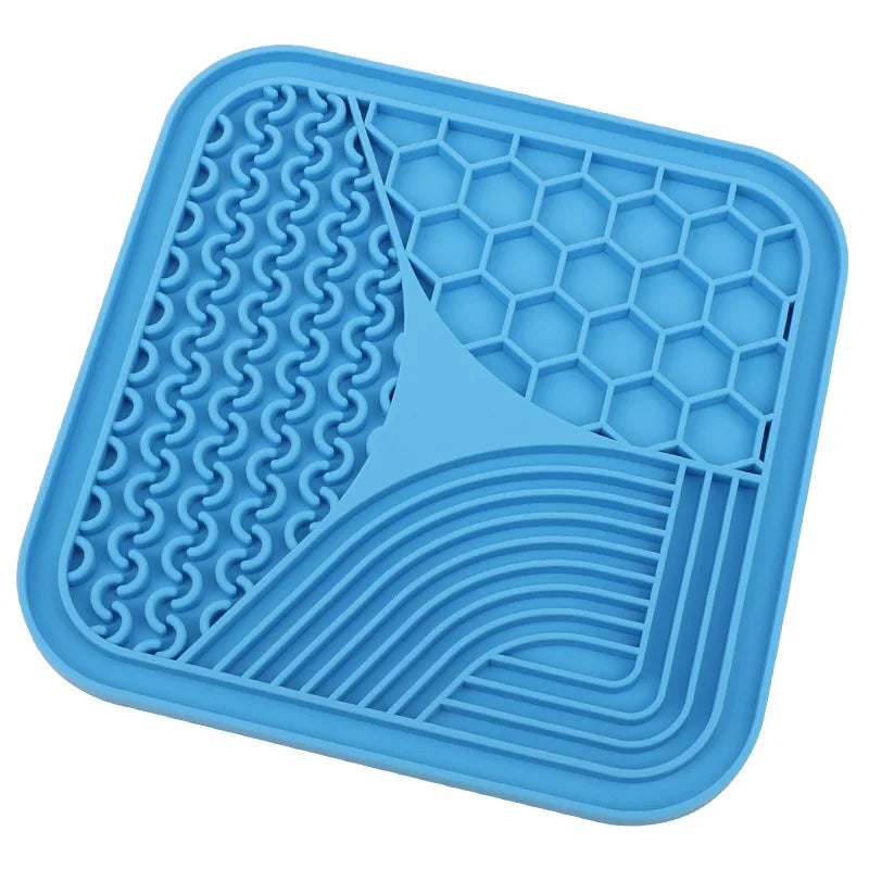 Pet Suction Cup Lick Pad Pet Lunch Mat Slow Food Pad for Cats and Dogs Powerful Suction Cup Easy To Wash Silicone Material