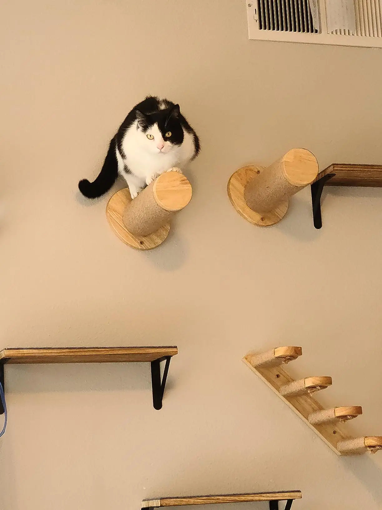 Cats Tree Climbing Shelves Cat Perch Wall-Mounted Wooden Platform For Cats & Kitten Big Steps Scratching Post For Grinding Claws