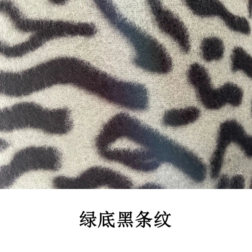 Pet Blanket Super Soft Dog Blanket with Cute Paw Print Warm Puppy Blanket Mat Bed Cover for Large Dogs Kitten Cat Small Animals