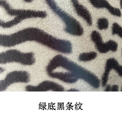 Pet Blanket Super Soft Dog Blanket with Cute Paw Print Warm Puppy Blanket Mat Bed Cover for Large Dogs Kitten Cat Small Animals