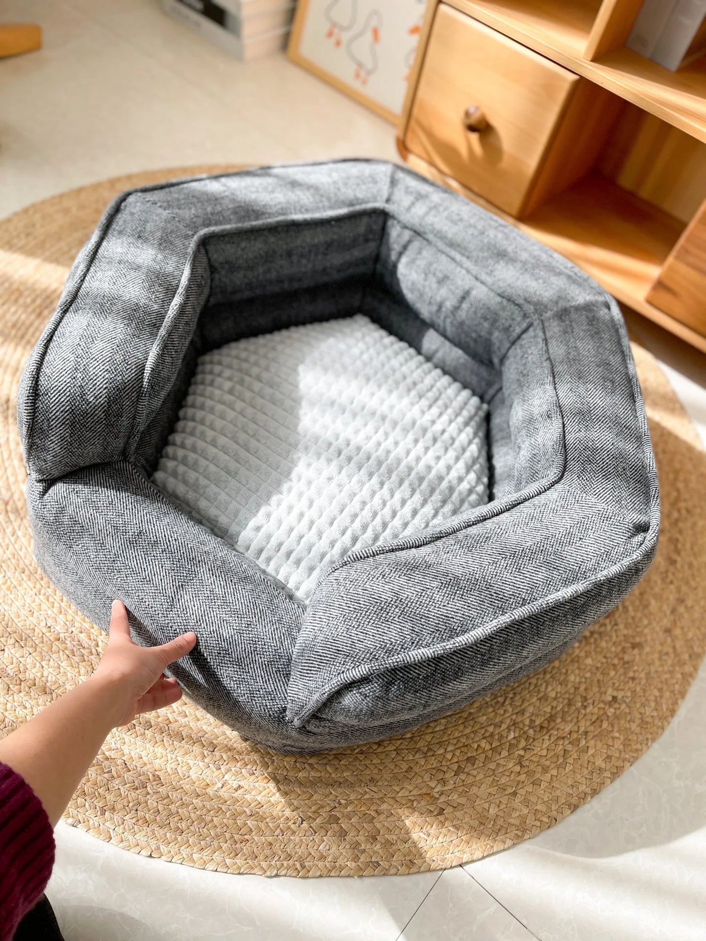 Deep sleep hexagonal dog sofa French fighting kennel dog bed fully removable and washable pet bed thick warm dog cushion