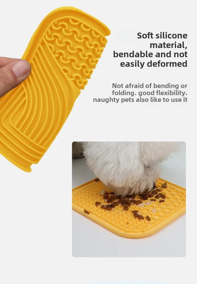 Pet Suction Cup Lick Pad Pet Lunch Mat Slow Food Pad for Cats and Dogs Powerful Suction Cup Easy To Wash Silicone Material