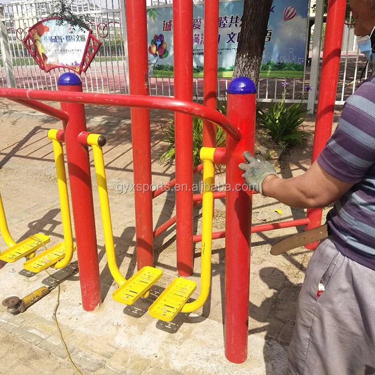GYX Seesaw Agility Training Tool Will Challenge Dogs of All Breeds to Balance and Gain Control Over the Dog Park Equipment