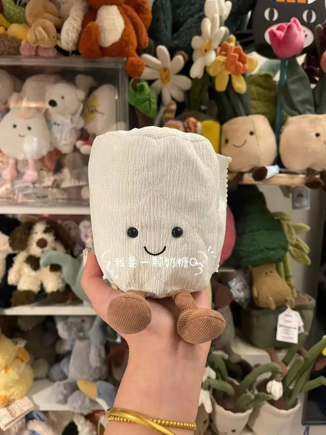 Jelly cat plush cute toilet paper doll roll paper creative, fun and cute doll pendant as a gift for friends without labels
