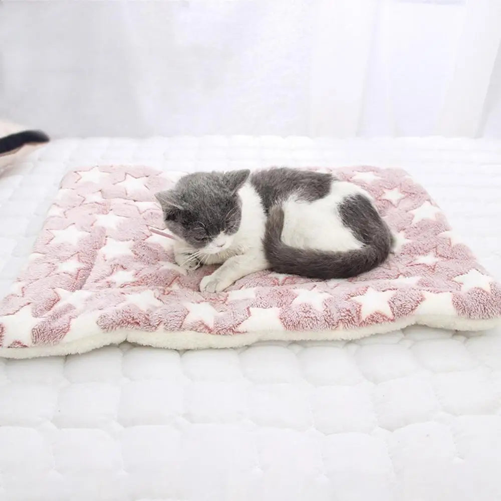 Cat Blanket Pet Calming Blanket Cozy Cat Blanket Pet Sleeping Mat Washable and Soft Cat Calming Blanket Pet Supplies
