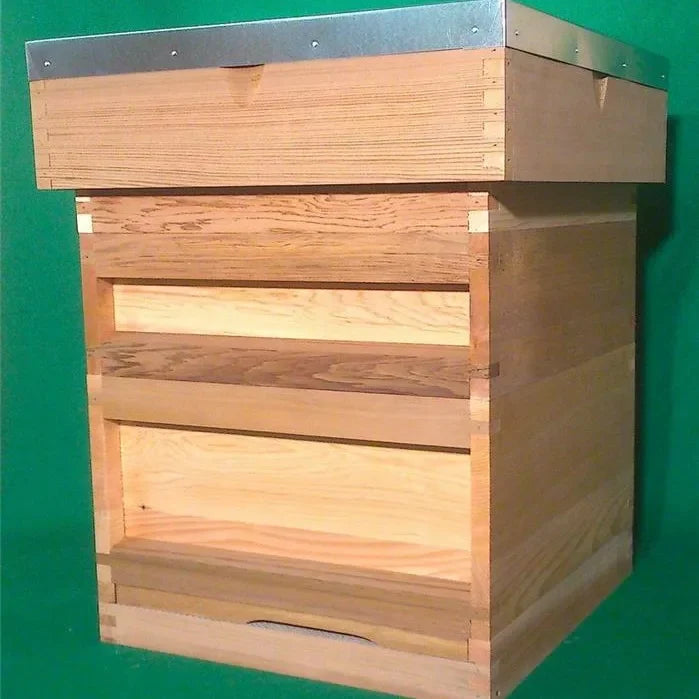 Wholesale Beehive Kit Beekeeping Red Cedar Wood UK British Standard National Bee Hive and Frame with Foundation