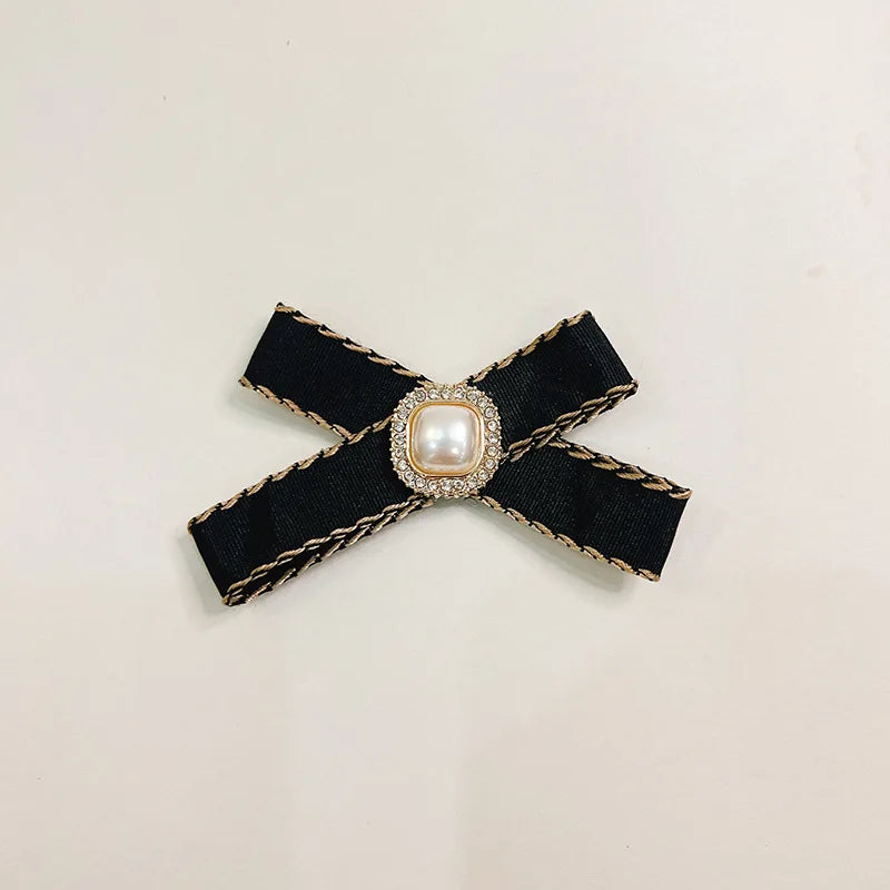 Elegant Black Chihuahua Dog Accessories Pearl Floral Party Hairpins for Kittens Long Hair Wear Bow Tie Necklace Pet Products