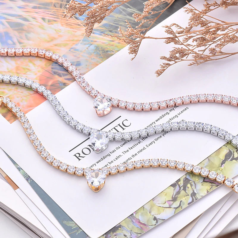 Luxury Gold Dog Chain Collar with Heart Diamond Rhinestone Cat Necklace Crystal Jewelry Pet Accessories for Small Dogs York Cats
