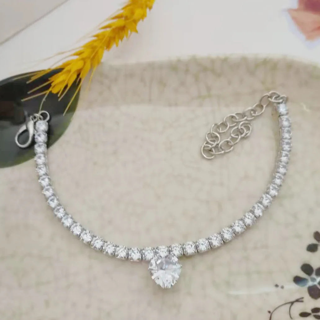 Luxury Gold Dog Chain Collar with Heart Diamond Rhinestone Cat Necklace Crystal Jewelry Pet Accessories for Small Dogs York Cats