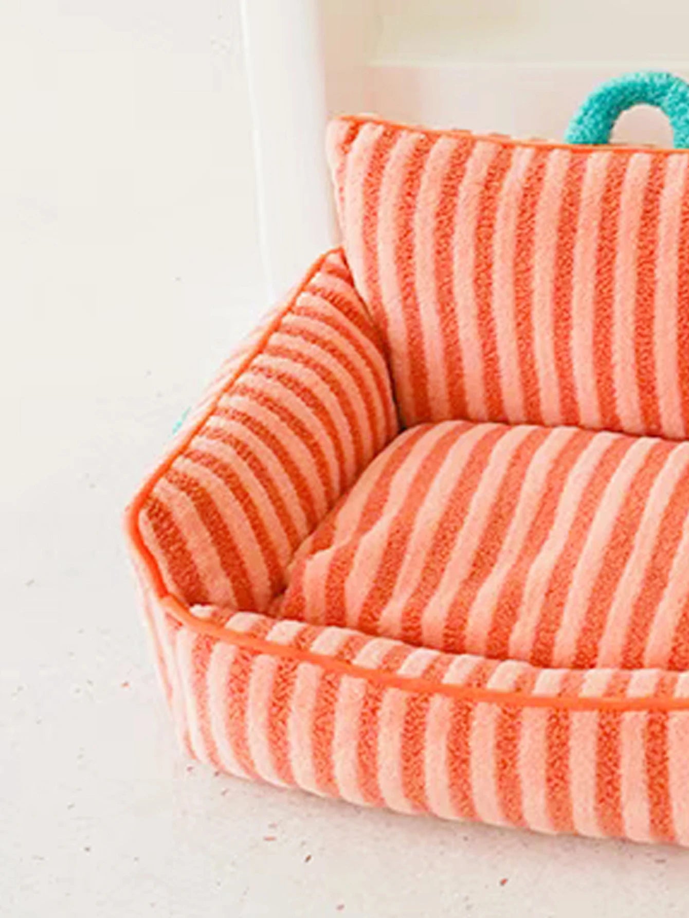 Cats Bed Stripe  Bed Sofa Cushions Plush Houses and Habitats Puppy Pet Kitten Accessories Goods Mat Things Accessory