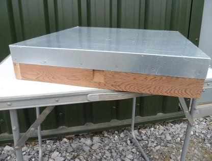 Wholesale Beehive Kit Beekeeping Red Cedar Wood UK British Standard National Bee Hive and Frame with Foundation
