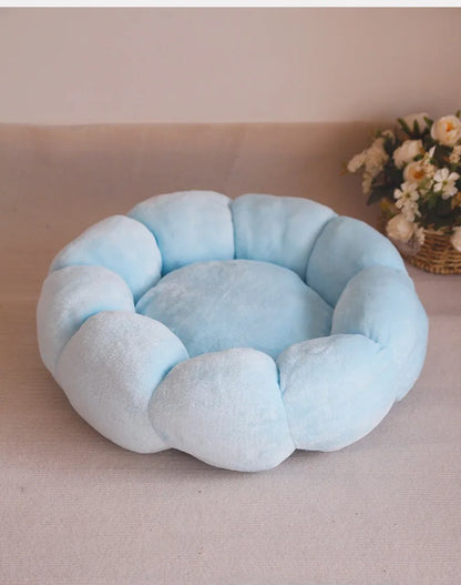 Cat Beds Petal Shaped Winter Warm Sleeping Cat Nest Soft Plush Pet Bed Dog Basket Cushion Cat Bed Cat Cushion Animal Sleeping