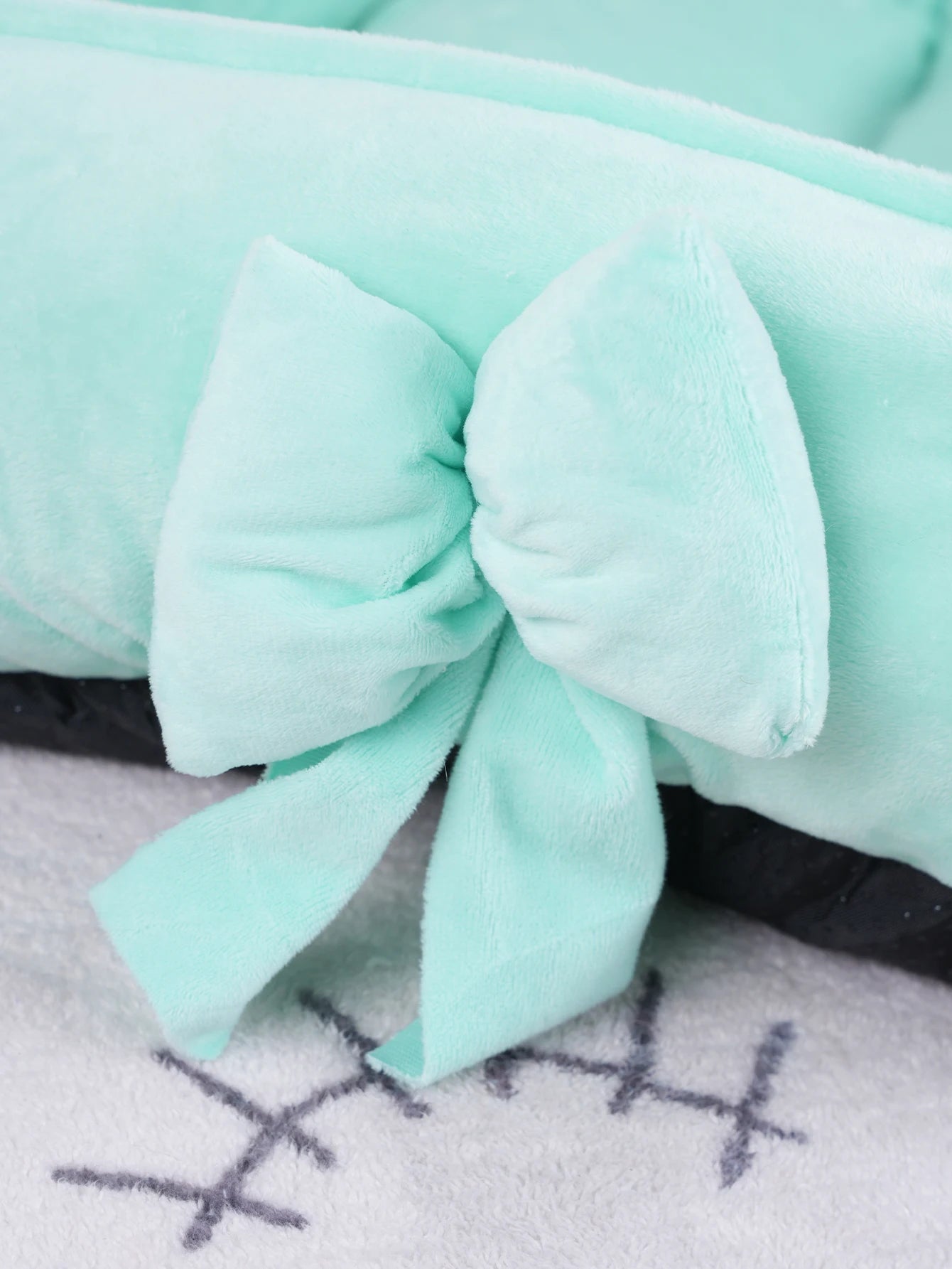 Dog Beds for Small Dogs Bow Tie Basket Plush Blanket Bed Cats Large Bedding Cushions Pet Supplies Breeds Sofa Pets Accessories