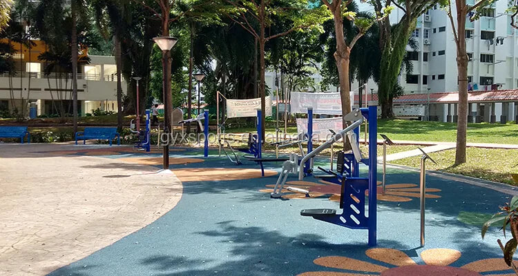 GYX Seesaw Agility Training Tool Will Challenge Dogs of All Breeds to Balance and Gain Control Over the Dog Park Equipment
