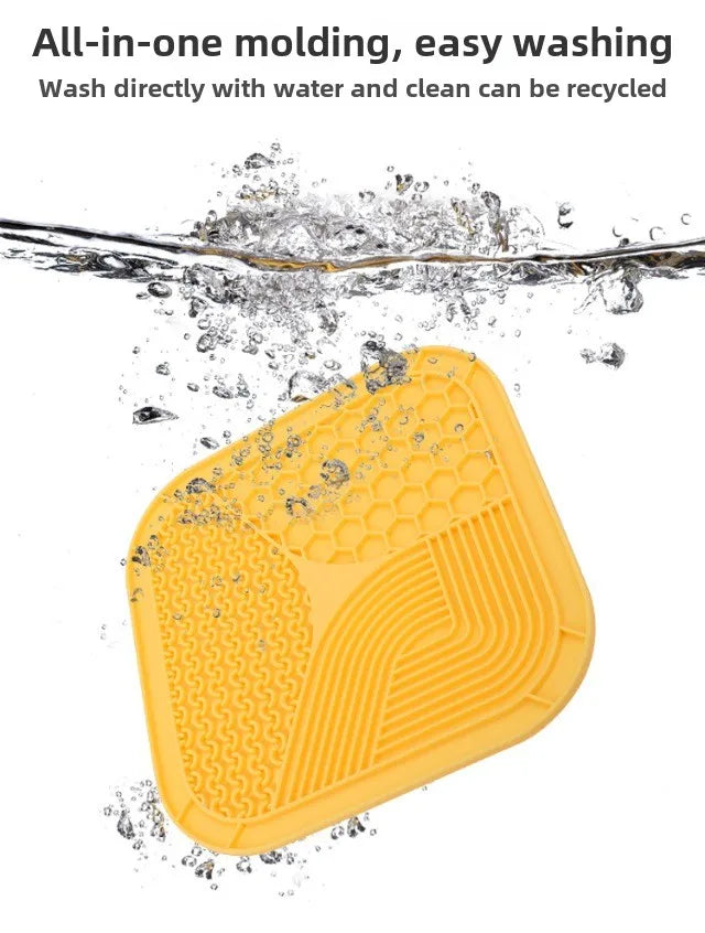 Pet Suction Cup Lick Pad Pet Lunch Mat Slow Food Pad for Cats and Dogs Powerful Suction Cup Easy To Wash Silicone Material