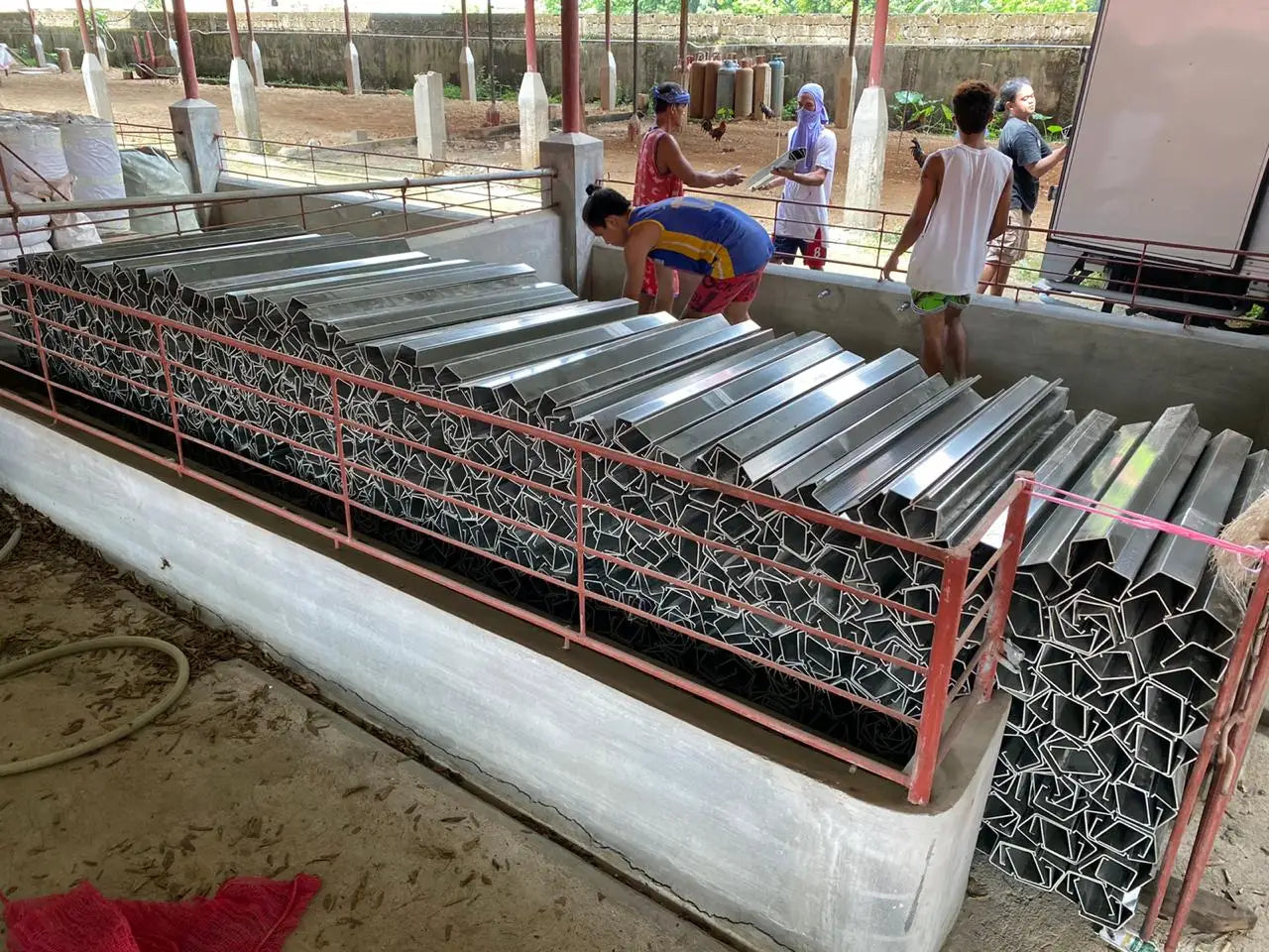 Breeding rabbit cage